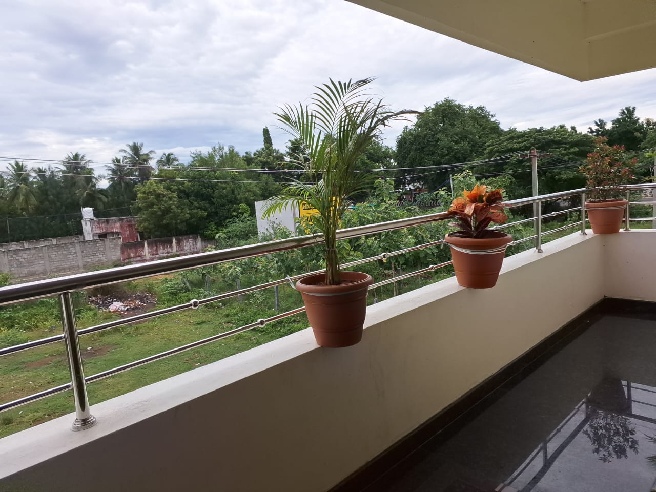 Sri Saraswathi Rooms - Tap to explore photos