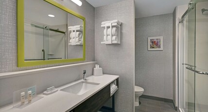 Hampton Inn Cave City, KY Room Type - 2 QUEEN BEDS W  FRIDGE NS