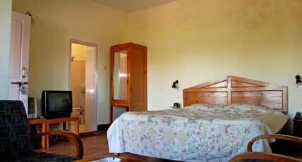 Chevron Ranikhet Club Room Type - Deluxe Room