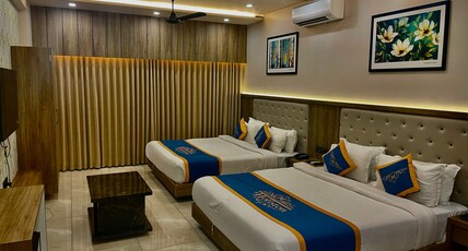 Hotel Holiston Room Type - Royal Family Four Bed