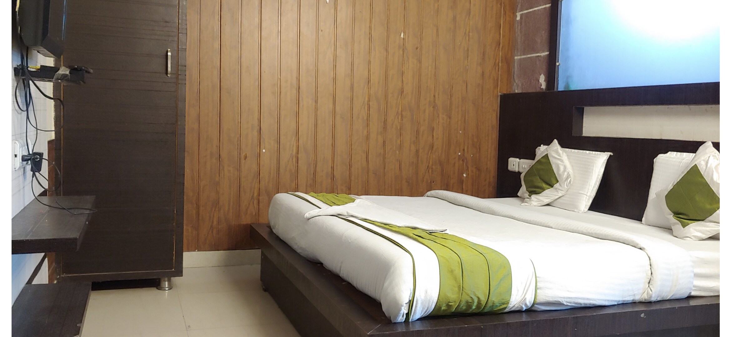 HOTEL STAR - Tap to explore photos