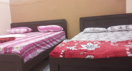 Manireddy Residency Mantralayam Room Type - Non-AC Bedroom 5