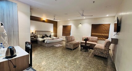 HVH KASHI VISHWANATH Room Type - Deluxe Suite