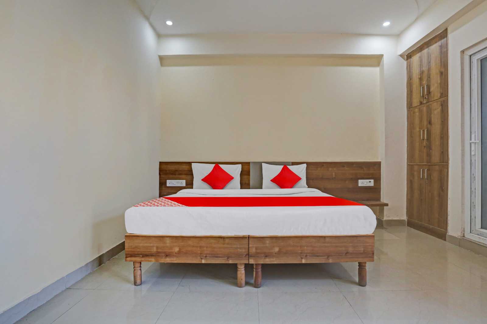 Hotel O Surya Kiran Inn - Tap to explore photos