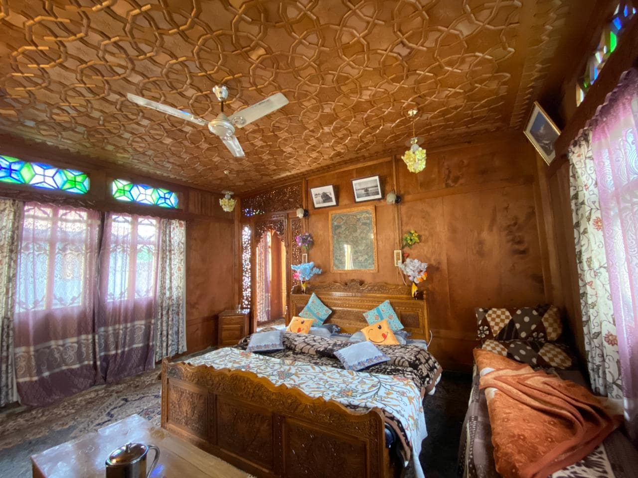Houseboat Raj Mahal - Tap to explore photos