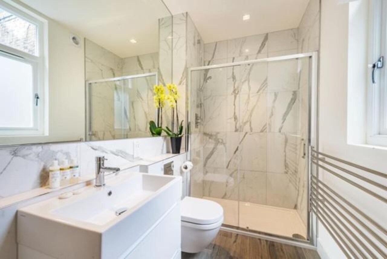 Marylebone Crawford by Viridian Apartment - Tap to explore photos