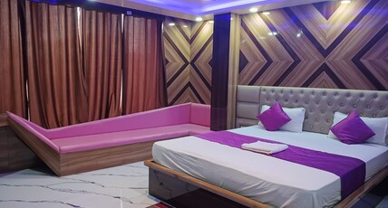 Central Park Stay near LNT Collage Room Type - Super Deluxe AC