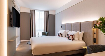 Mercure Liege City Centre Room Type - Deluxe room with 1 king size bed