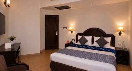 Palette Hotel by CheckIn Jaipur City Centre Room Type - Executive room