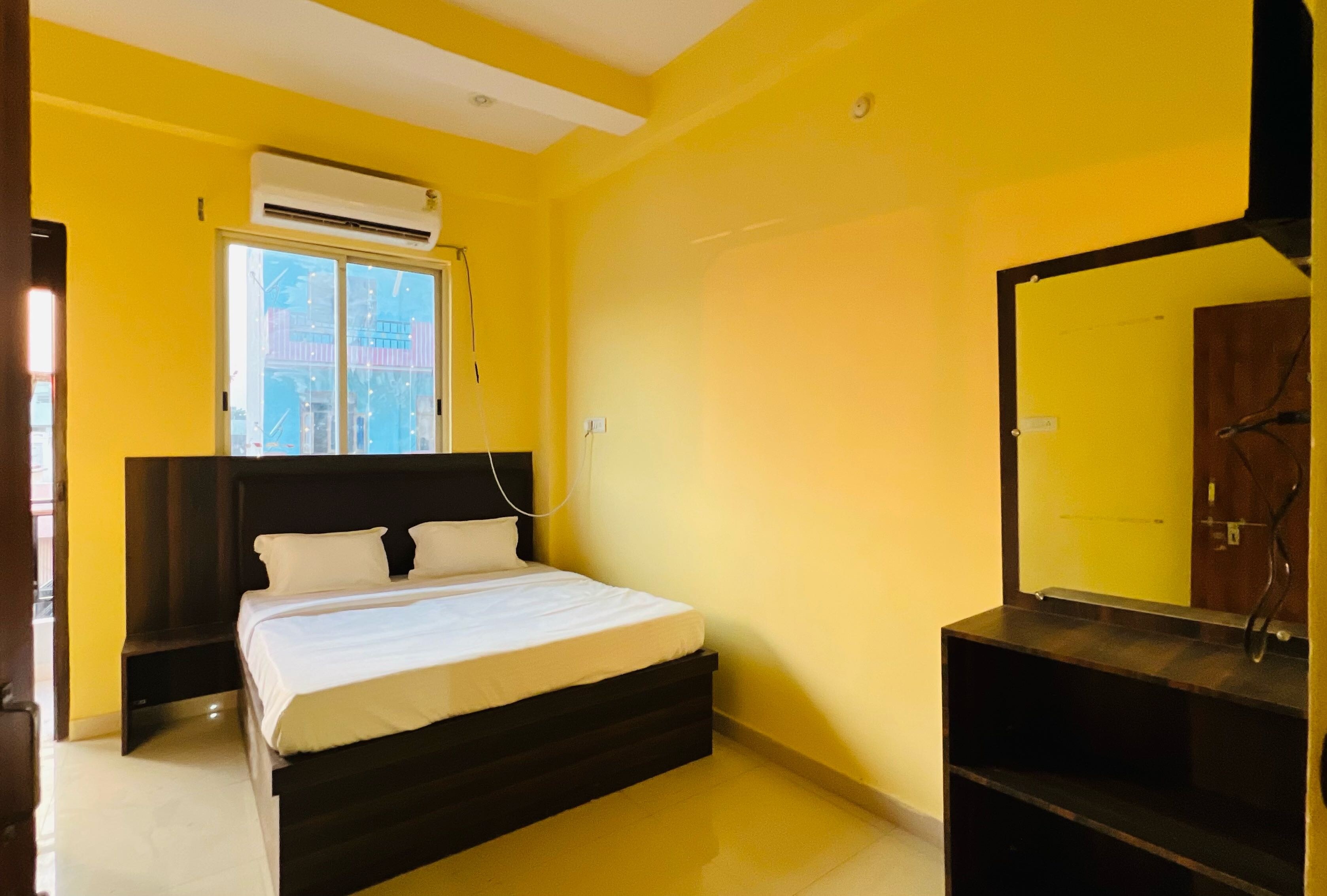 Hotel O Sadguru Inn - Tap to explore photos