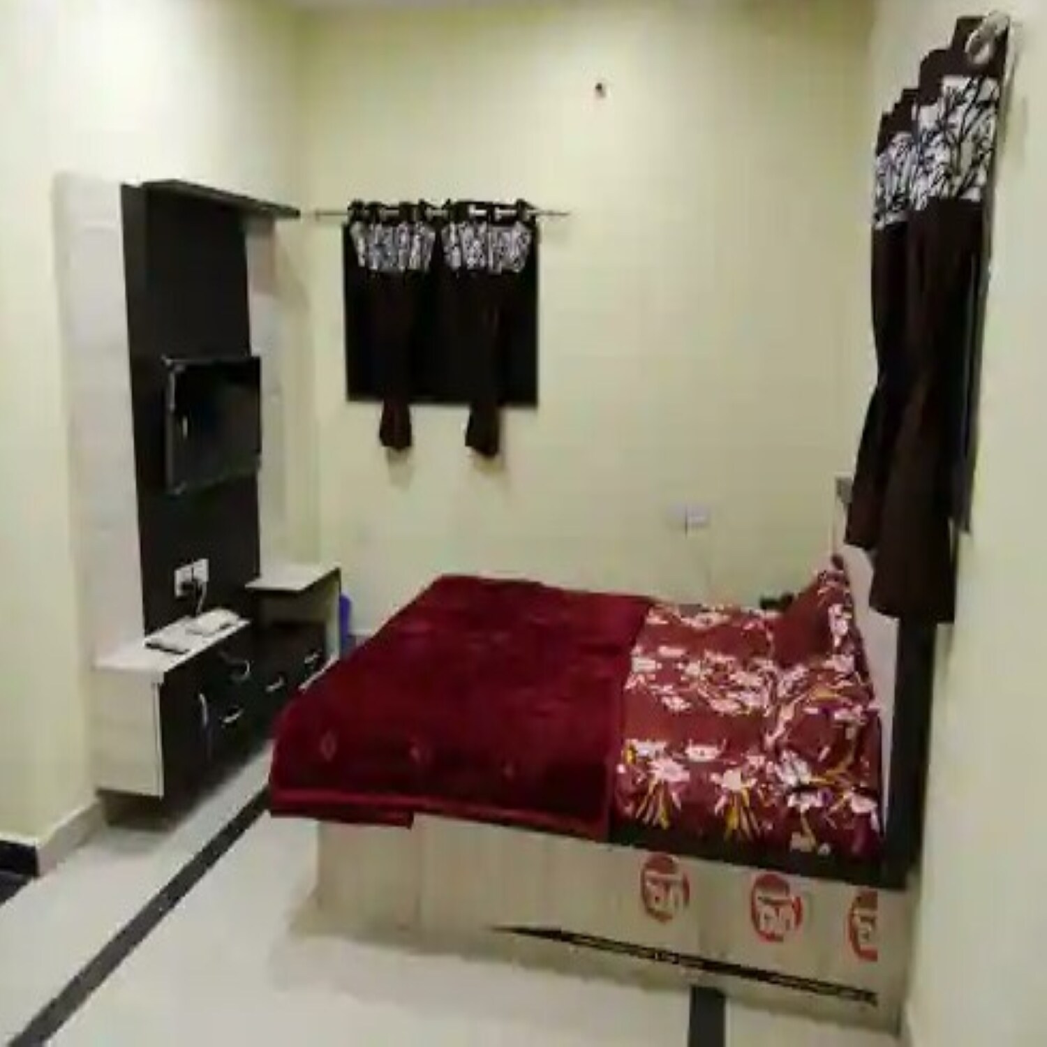 Mayur Guest House - Tap to explore photos