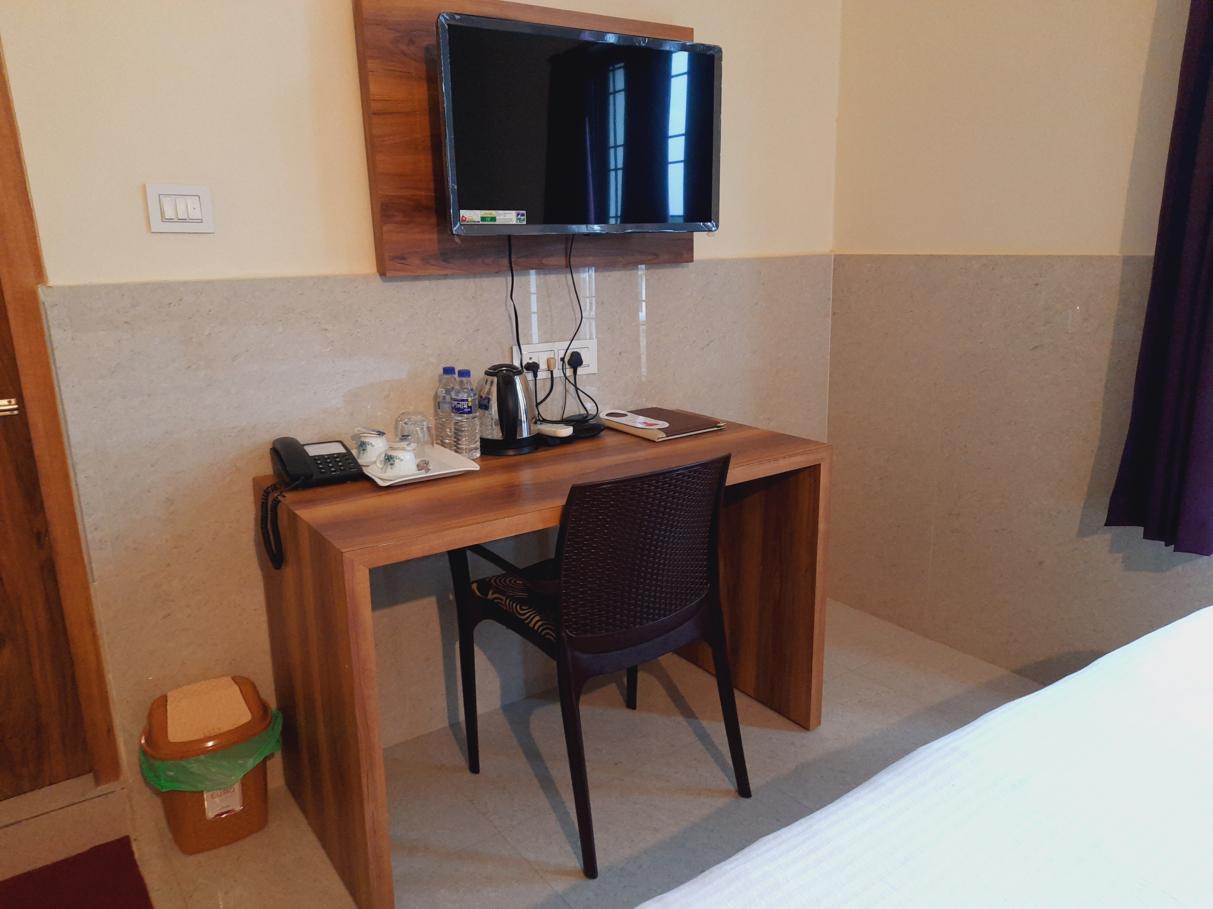 HM Regency - Tap to explore photos