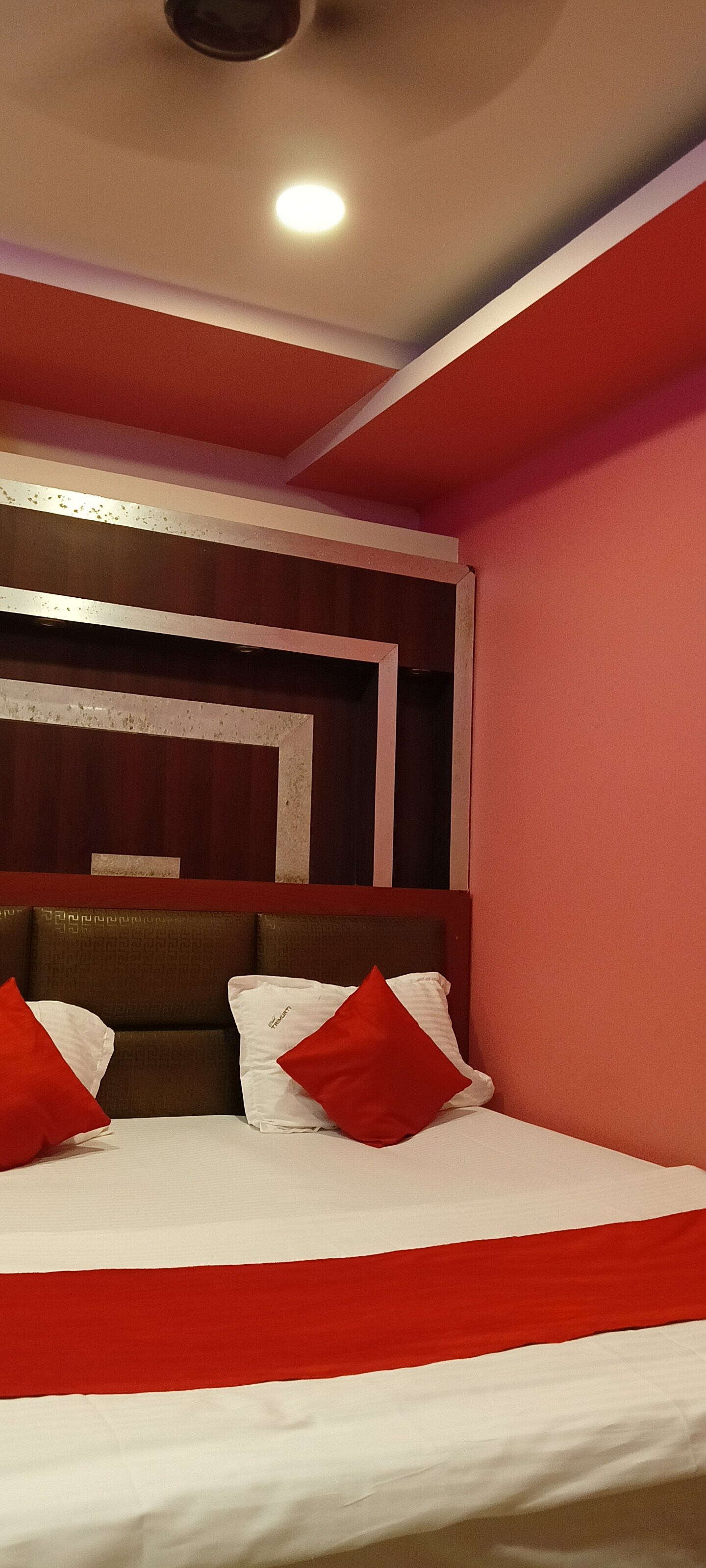 Hotel Trimurti - Tap to explore photos