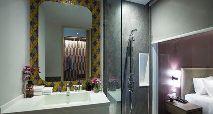 Mercure Bangkok Sukhumvit 24 Room Type - Superior Rooms, 1 King Size Bed, City Views