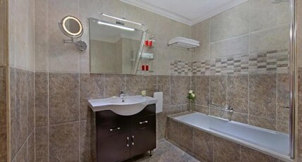 Ezdan Hotel Room Type - Tower Queen or Twin Room Ezdan Hotel Room Type - Tower Queen or Twin Room
