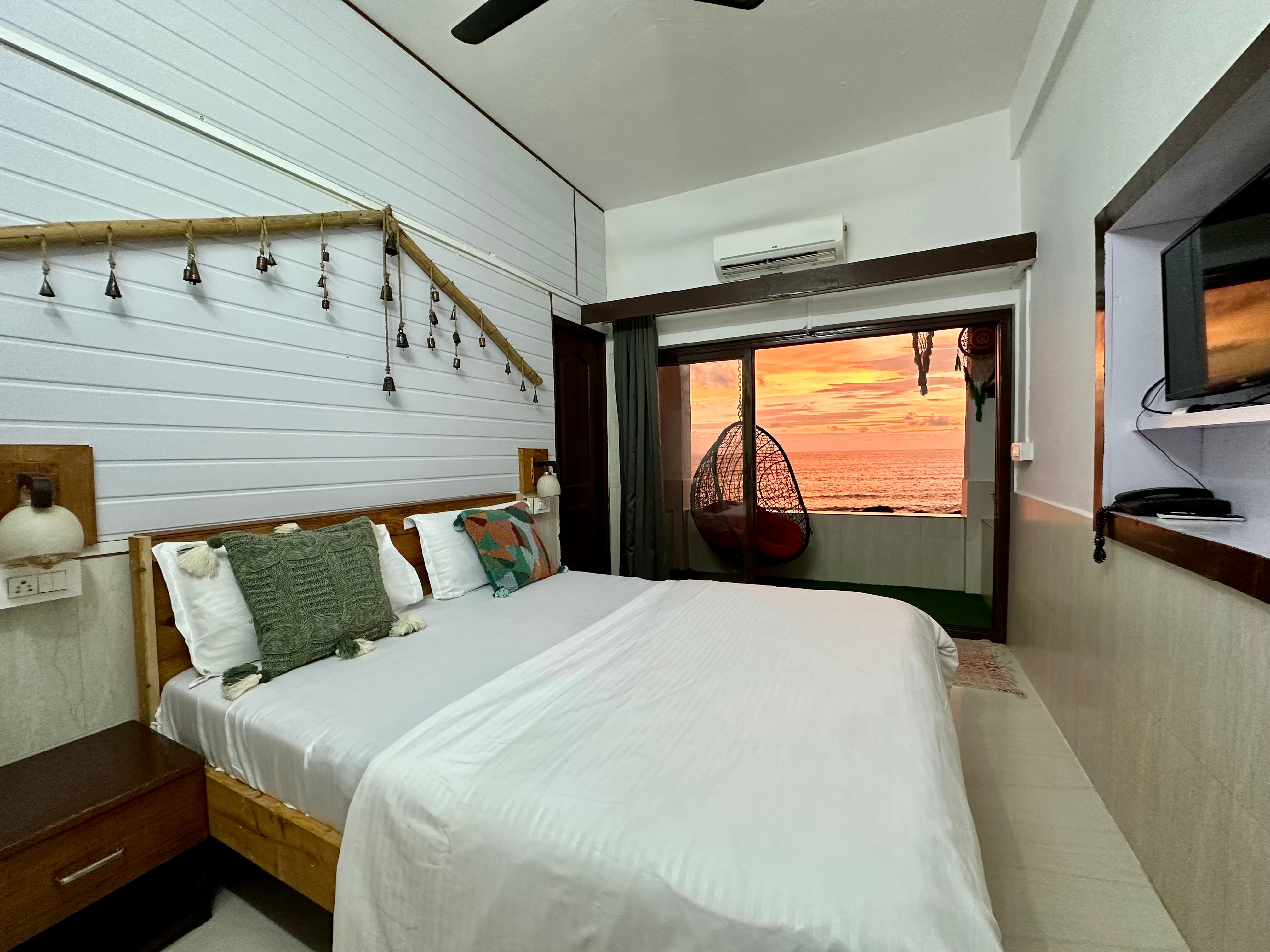 ATS -Arambol | Rooms & Restaurant - Tap to explore photos