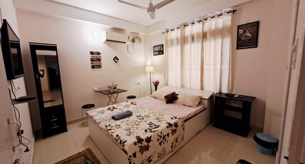 premium Private room with attached bathroom Room Type - 1 bedroom property