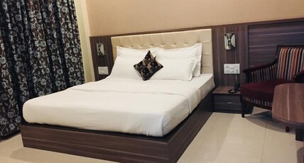 Hotel The Omaira - Jaipur Room Type - Super Deluxe Room