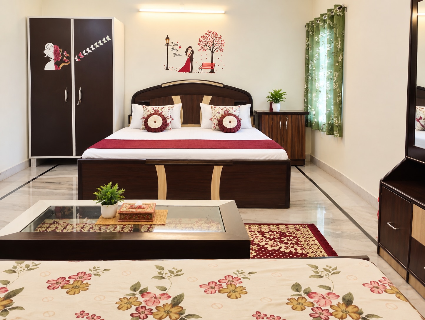 Spacious Private Room Near Hawa Mahal Jaipur - Tap to explore photos