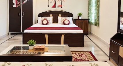 Spacious Private Room Near Hawa Mahal Jaipur Room Type - Bedroom Spacious Private Room Near Hawa Mahal Jaipur Room Type - Bedroom