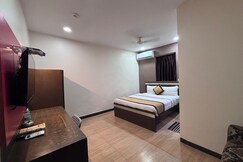 Hotel Sunshine ( Free Airport transfers)