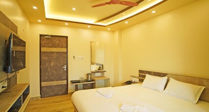 Prapti Resort Room Type - DELUXE KING BED