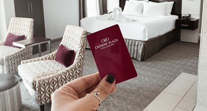 Crowne Plaza Chicago SW - Burr Ridge Room Type - 1 King Bed Suite Access Jetted Tub