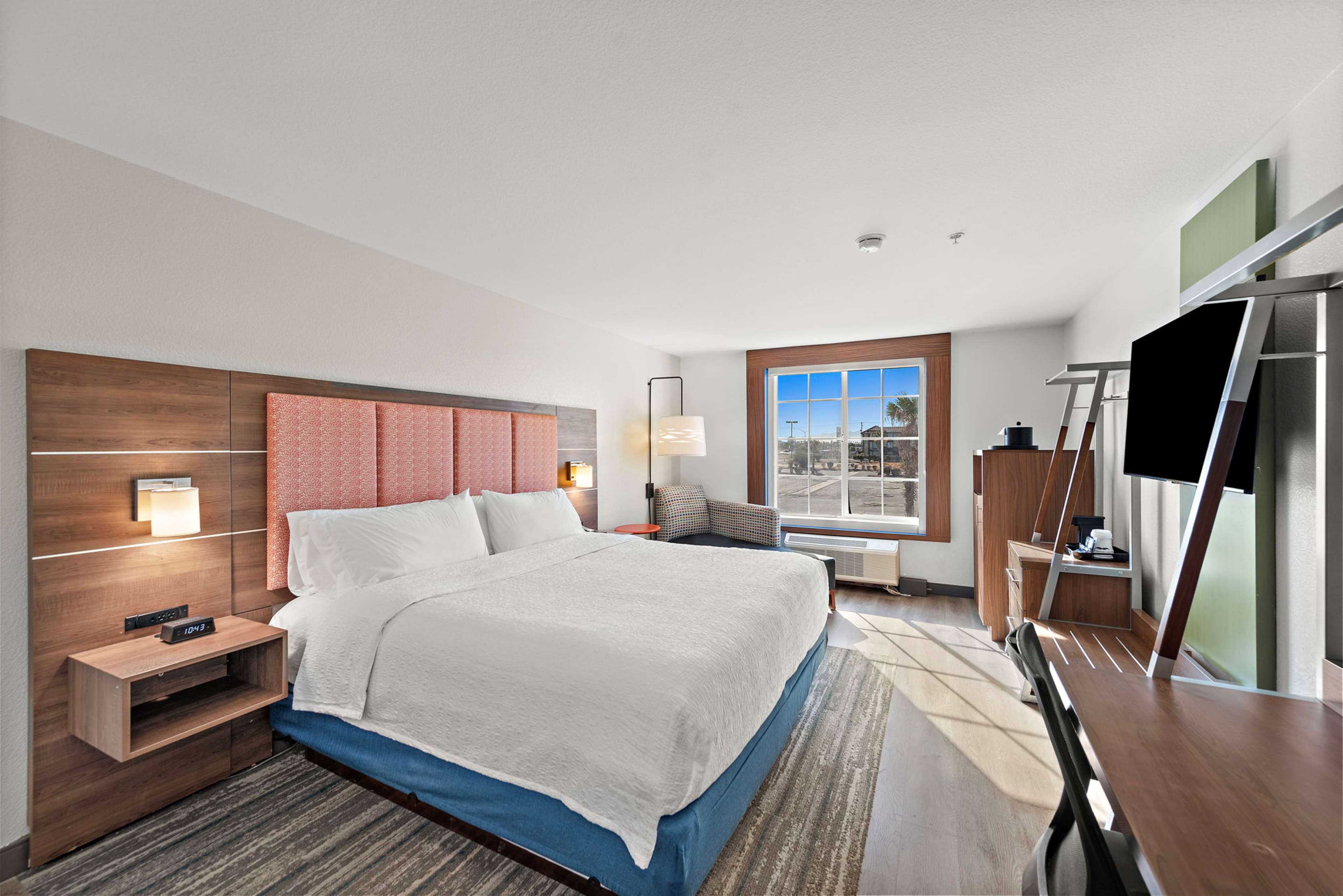 Hampton Inn by Hilton Calexico - Tap to explore photos