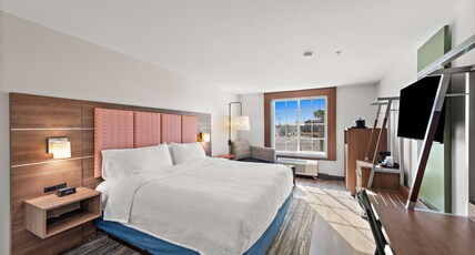 Hampton Inn by Hilton Calexico Room Type - 1 KNG STUDIO SUITE BALCONY