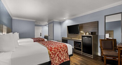 Best Western Moreno Hotel & Suites Room Type - 2 Double Beds, Mobility Accessible, Bathtub, Non-Smoking, Full Breakfast