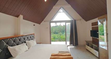 Mermaid Avisa Resort Room Type - Deluxe Room with Balcony