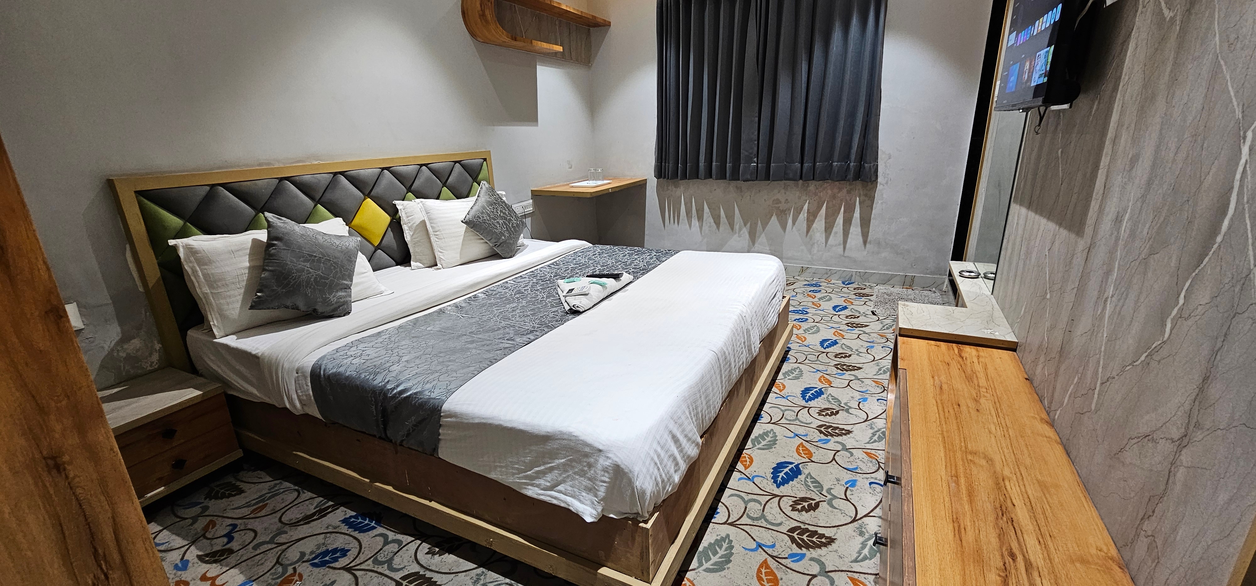 Hotel Sunway Maninagar - Tap to explore photos