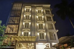 Sreepathi Mayoogha with Roof-top Swimming Pool