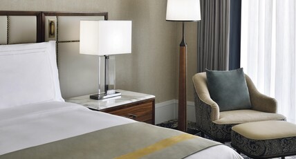 MOVENPICK GRAND PLAZA DUBAI Room Type - Executive Room with 1 kingsize bed, Sea View