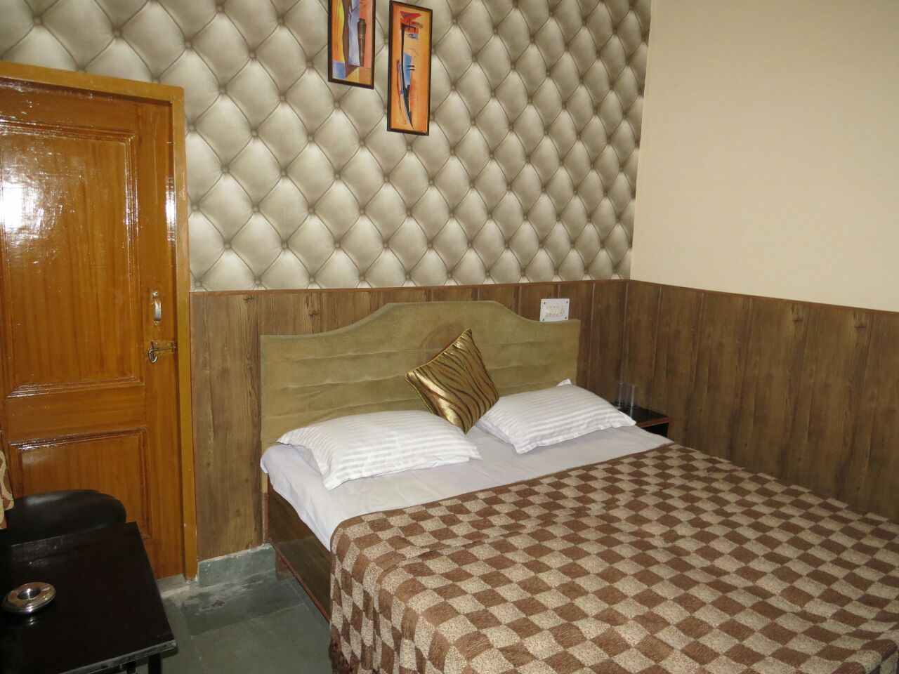 Hotel Kailash Inn - Tap to explore photos