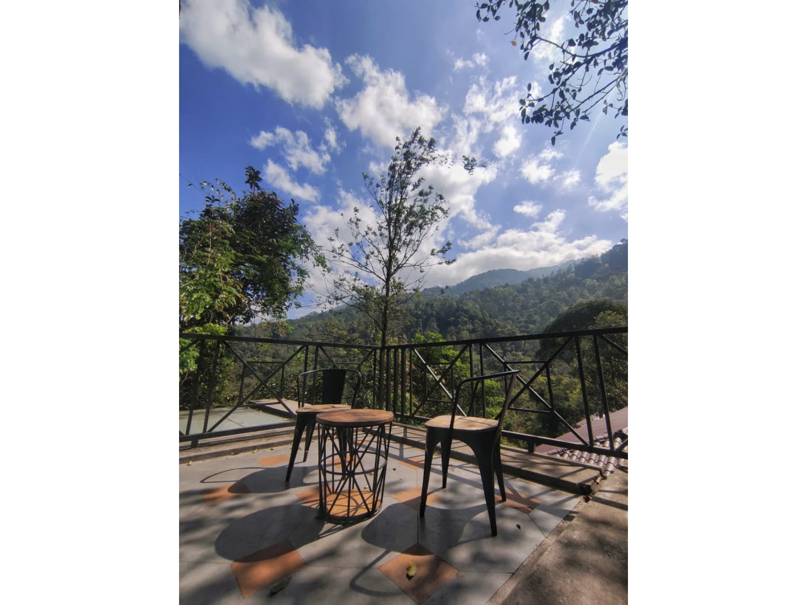 Silent Creek Resort & Spa - Tap to explore photos