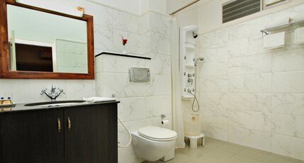 Royal Inn Room Type - Royal standard  Ac