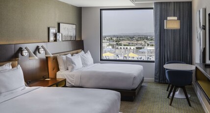 Hilton Buena Park Room Type - 2 QUEEN BEDS POOL VIEW