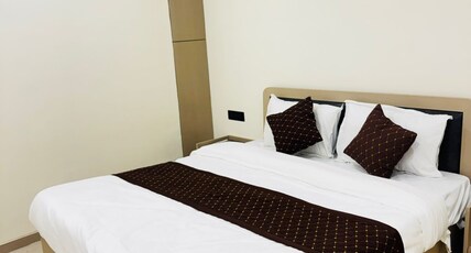 Hotel Ratan Infinity (Near Nagpur Railway Station) Room Type - Deluxe AC Room