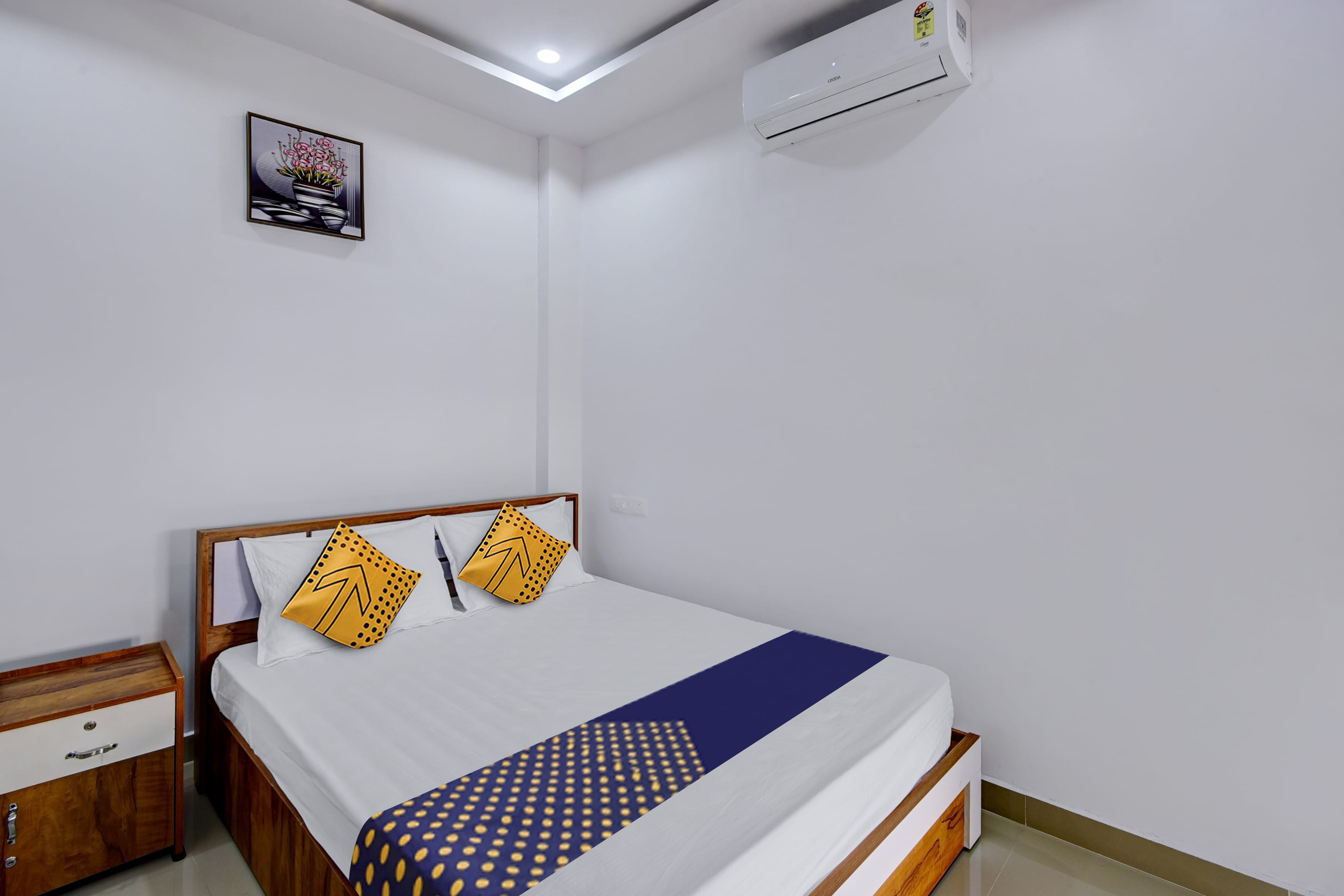 Aqua Palace Inn Iritty - Tap to explore photos