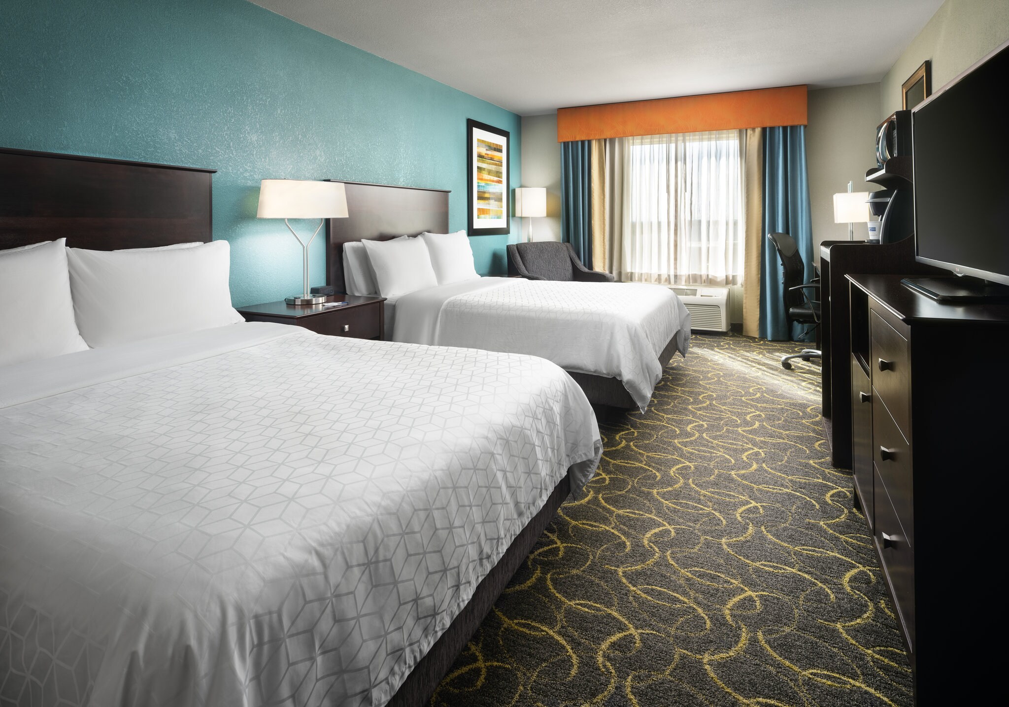 Holiday Inn Express & Suites DFW-GRAPEVINE - Tap to explore photos