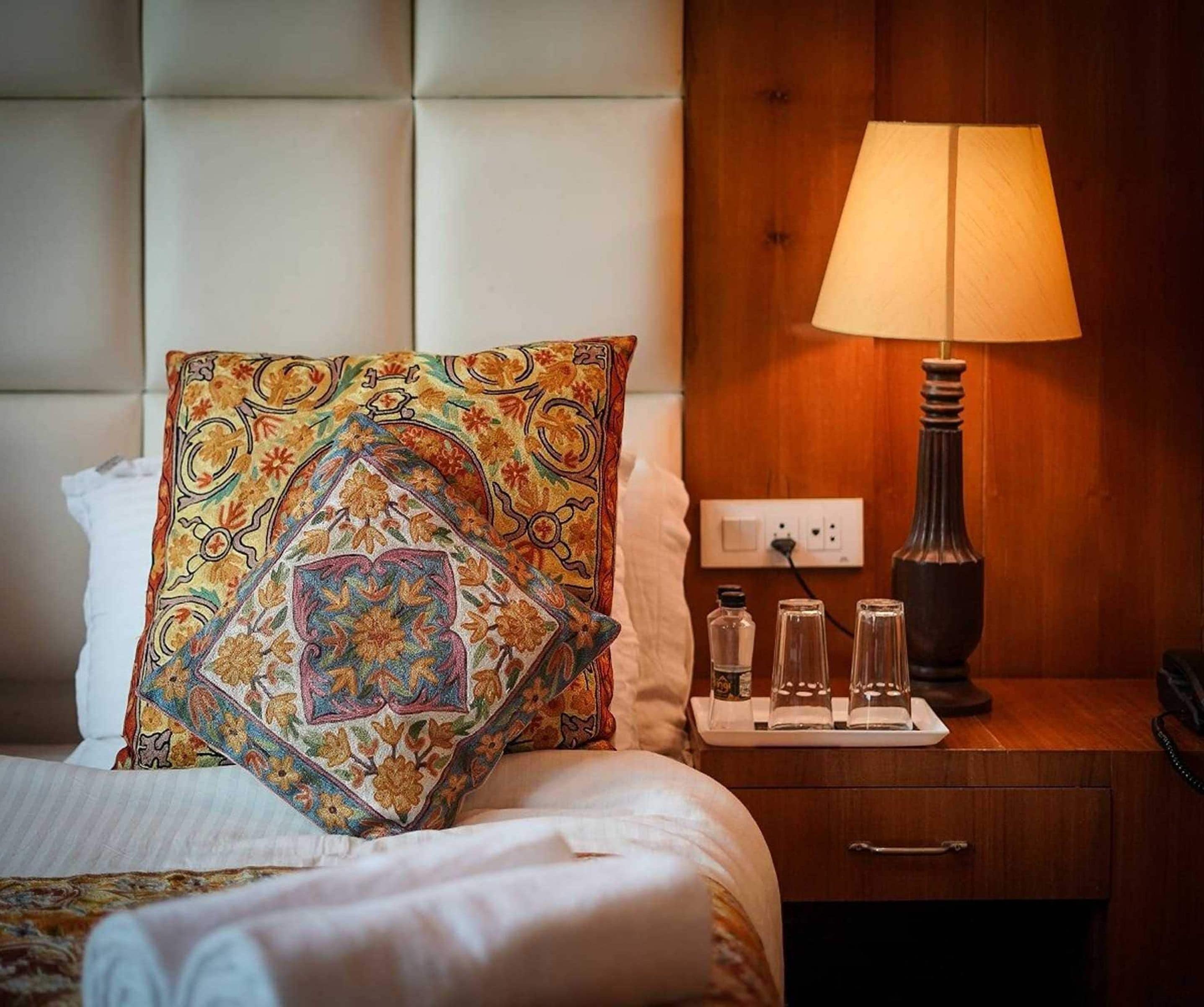 Palette Hotel Regency Valley View Pahalgam By CheckIn - Tap to explore photos