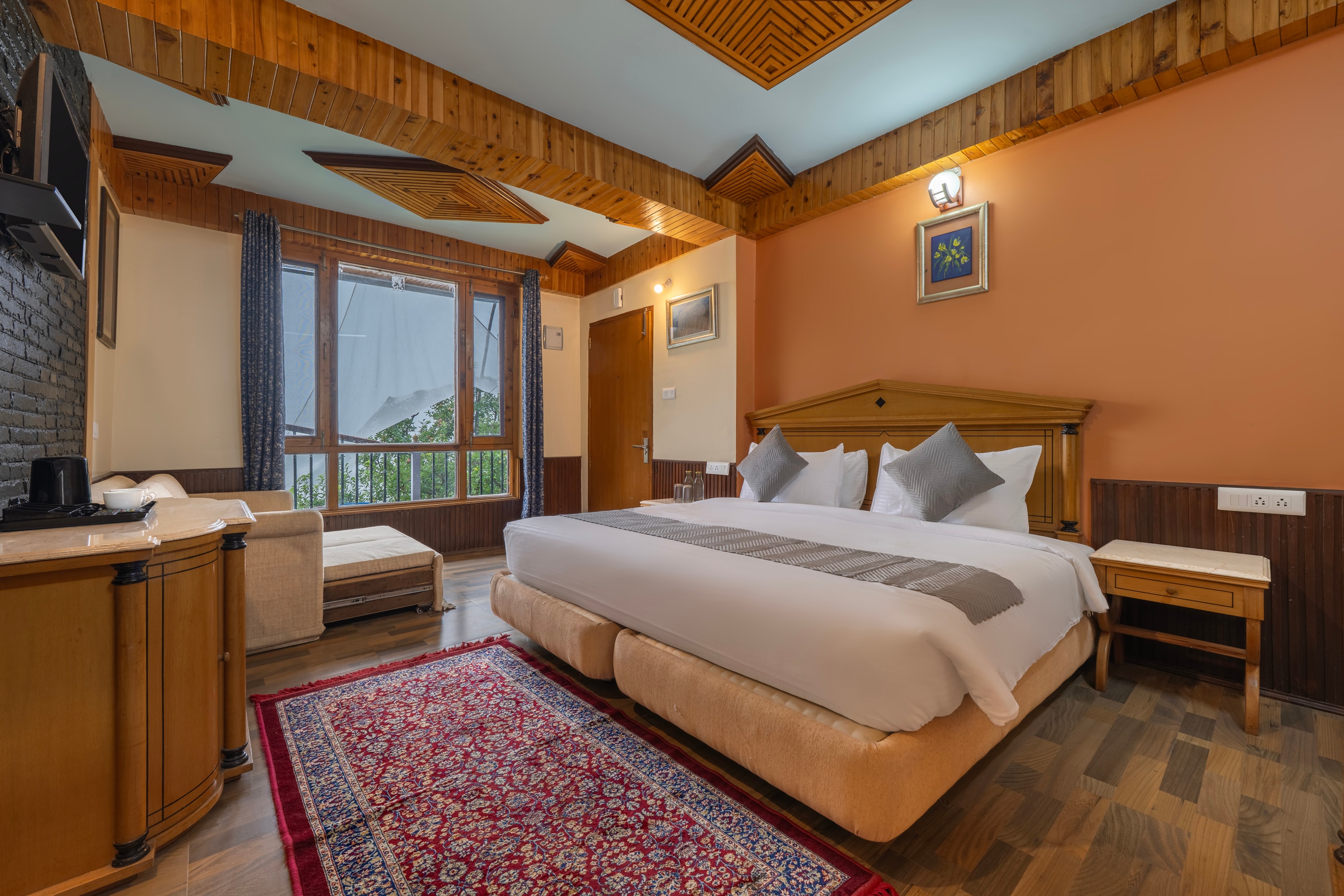 Splendid Retreat Hotels Kufri - Tap to explore photos
