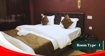 HOTEL POSH Room Type - Suite Room AC