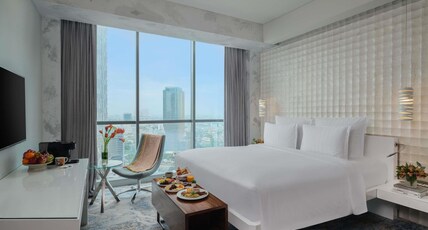 Pullman Jakarta Central Park Room Type - Deluxe Room with 1 King Size Bed, Park view