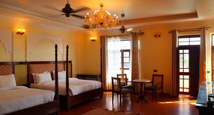 Devnadi -The Heritage Hotel Room Type - Family Suite With Attached Balcony And Ganga View