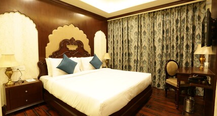Comfort Inn Sapphire by Eastlynn Collections Room Type - Luxury Suite with Double Bed