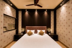 Rooms of Peaceful Spacious 2BR near Kashi Vishwanath Temple