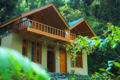 Kavu's Hideout cottages Jibhi