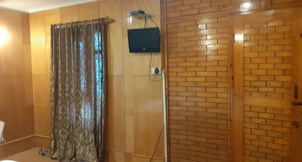 Vinayak Home Stay Room Type - Deluxe Room